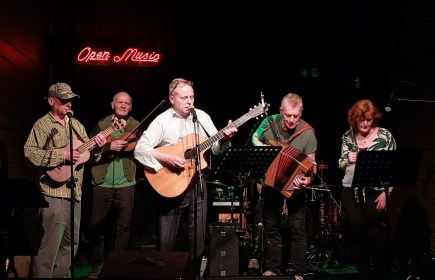 En collaboration avec l'asbl Open Music, nous avons organisé une soirée musicale sur le thème de la Saint-Patrick.